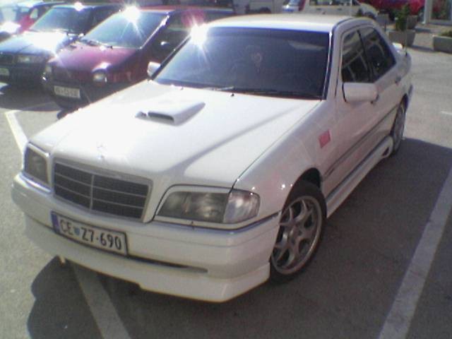 Mercedes - foto