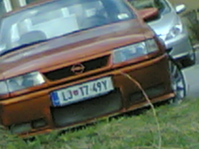 Opel - foto povečava