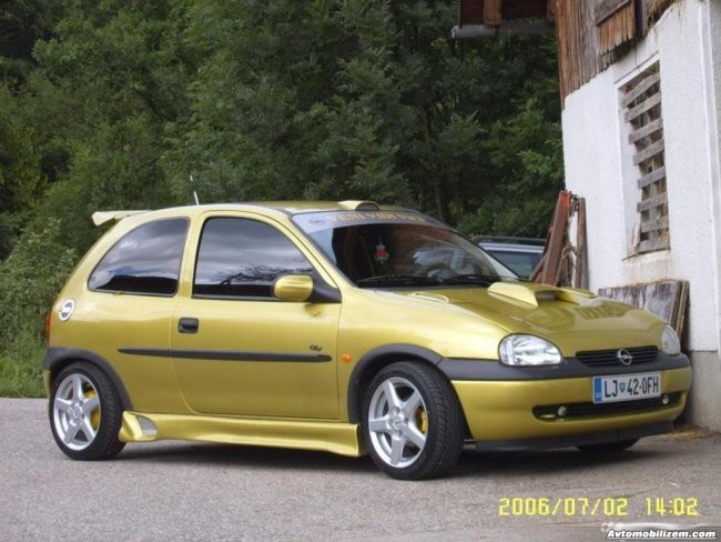 Opel - foto povečava