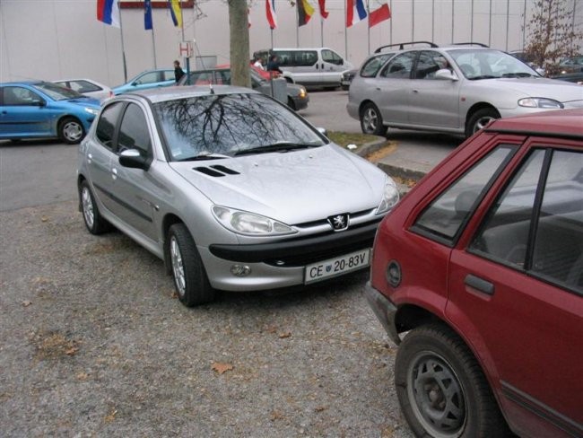 Peugeot - foto povečava