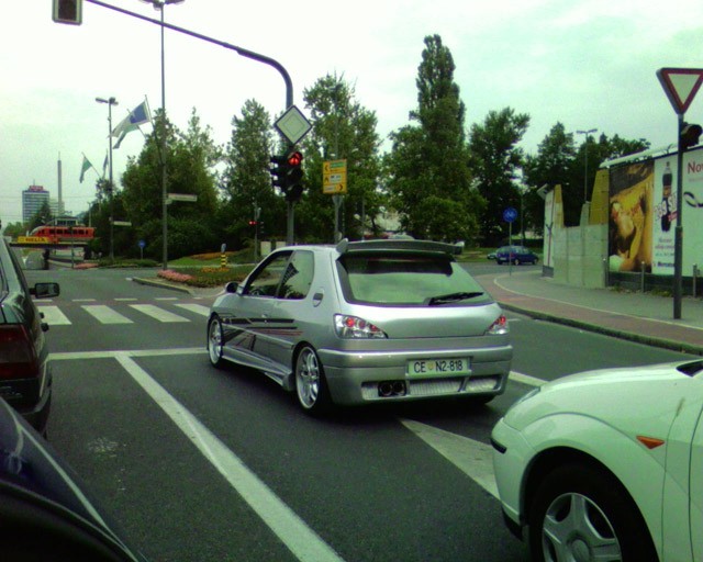 Peugeot - foto povečava