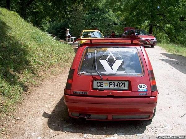 Renault - foto povečava