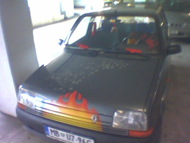 Renault - foto povečava