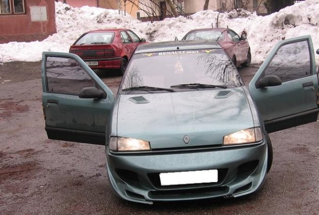 Renault - foto povečava