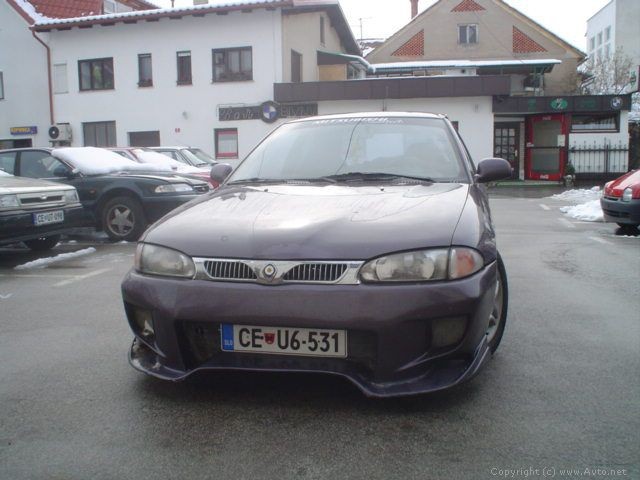 Proton - foto povečava