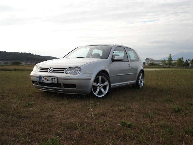 Golf 4 avtoakustika - foto