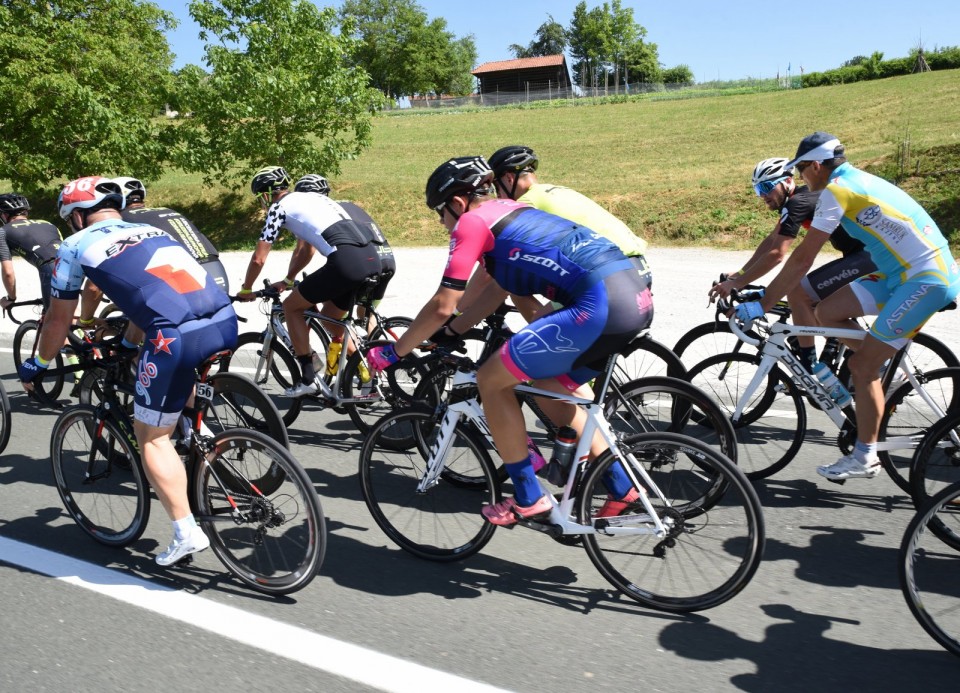 15. kolesarski maraton Dana - 1 - foto povečava