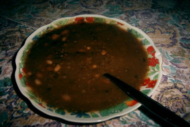 Krepka juha iz stročnic