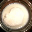 snežna kepa v lahki vanilijevi kremi
