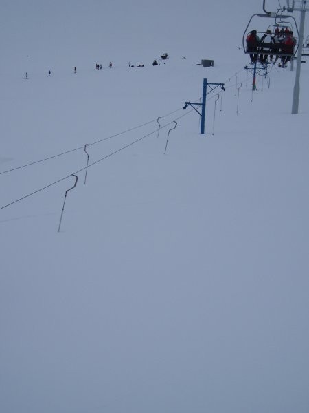 Zasnezena vlecnica   (v petih dneh ca 3 metre snega...