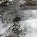 Zamrznjen potok Peričnik