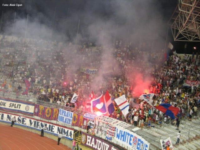 Torcida (Hajduk-Cibalia) avg. 2006 - foto