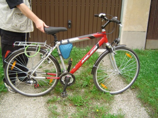 Soncnice,kolesa in hiske - foto