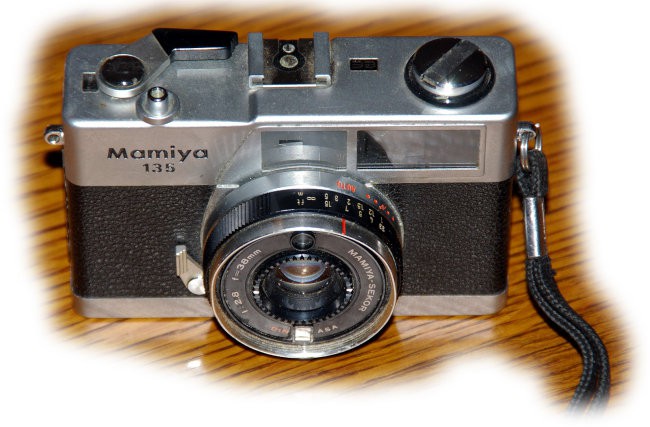 dobil za birmo 1977, fiksen 38mm Mamiya-Sekor f/2.8 objektiv... zakon