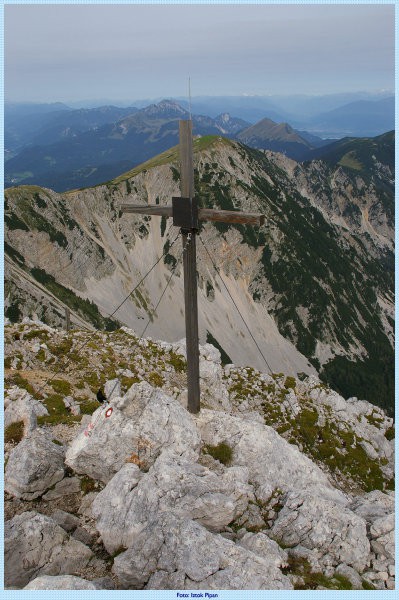 avstrijci so postavili križe