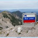 celoten greben je državna meja