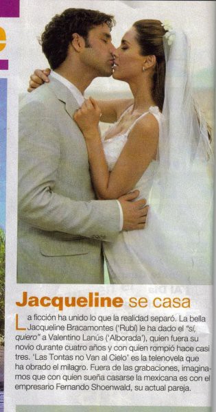 Jacqueline Bracamontes Scans - foto