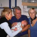 Češka dedi in babi, Filip in mami.