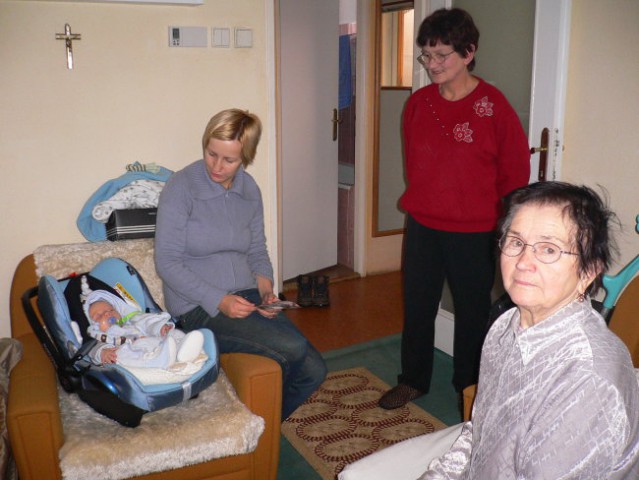 Pri obisku pri teti Marti in babi iz Provodova v Zlinu.