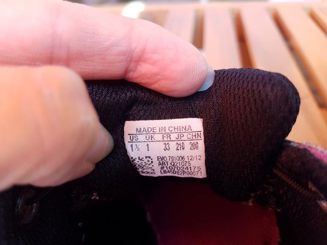 Adidas nepremočljivi pohodni čevlji št.33, US1,5  UK1 ali 20,7 cm