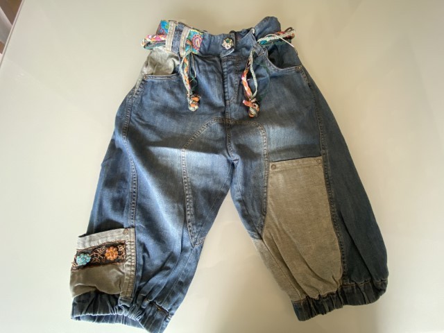 Desigual baggy jeans hlače s posebnimi detajli 11-13 let