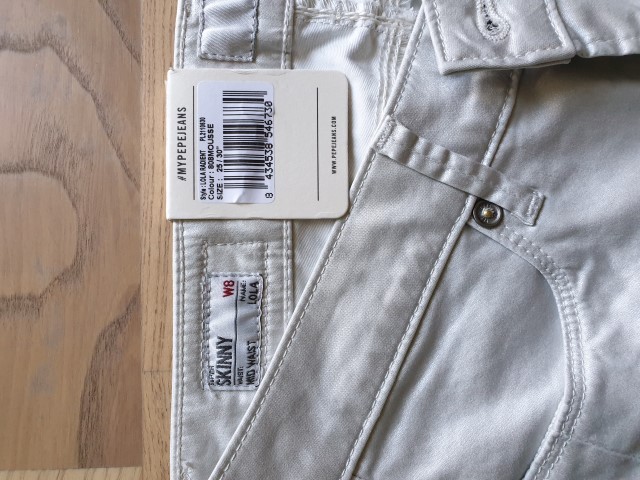 NOVE Pepe jeans svetleče hlače št. 25/30