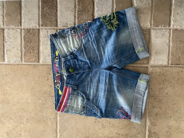 Desigual kratke jeans hlaše št. 24 ali XS-M