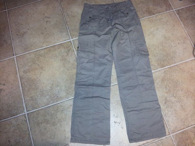 Podložene hlače vel. 176, dolžina v razkoraku 81 cm, obseg pasu 76 cm