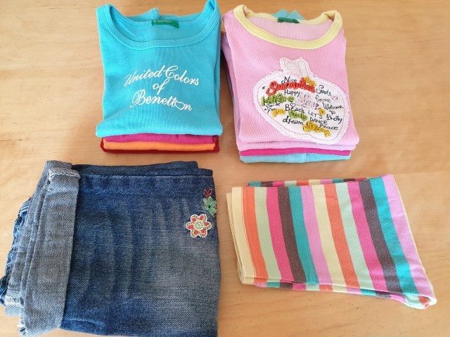 8 x majica Benetton in 2x hlače 2-4 leta