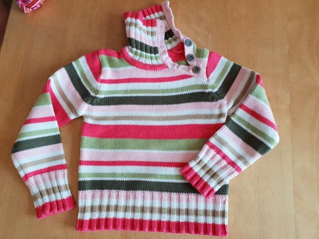 Nov pleten HM pulover 140 ali 8-10