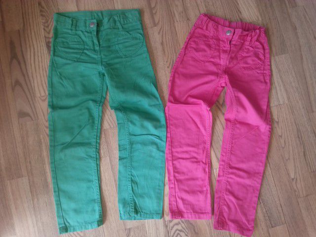 Zelene in roza prehodne hlače vel. 116, dolžina v razkor. 48