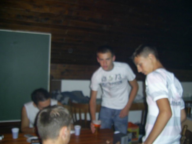 17.8.07- Slini praznuje 18let  - foto povečava