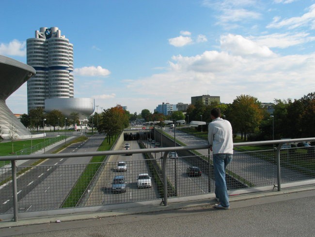 BMW welt - foto povečava