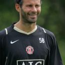 Ryan Giggs 11---->kapetan