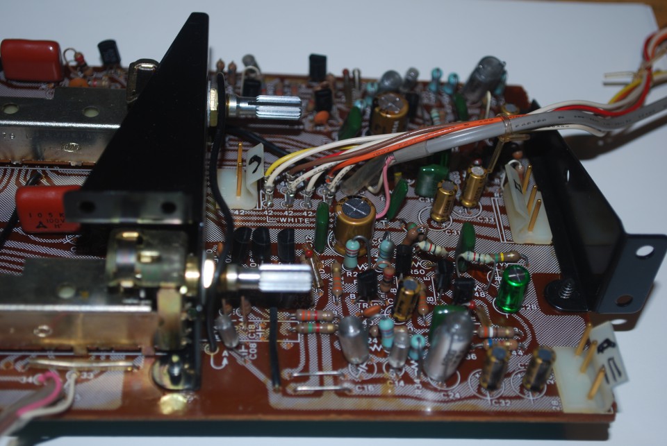 Equalizer circuitry board with new electrolytic capacitors (Nichicon MUSE)