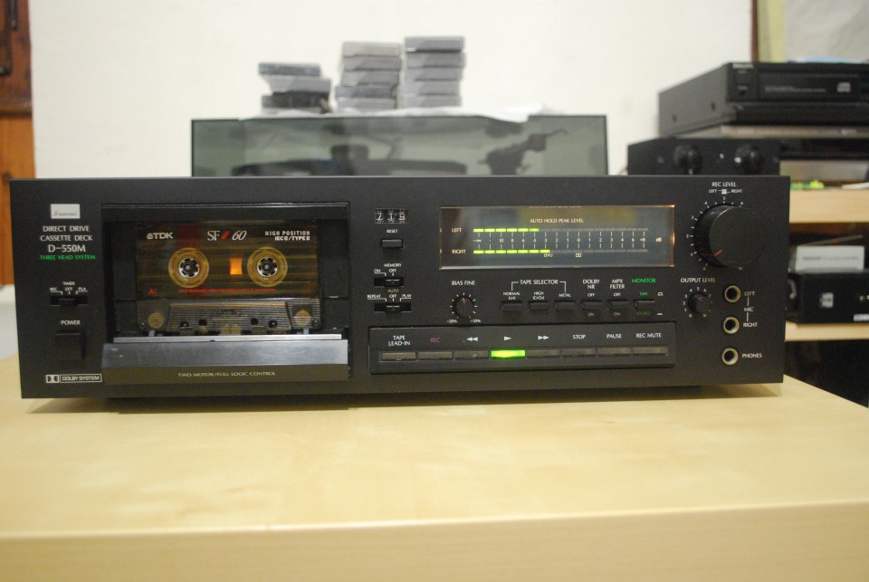 Sansui D-550 - foto povečava