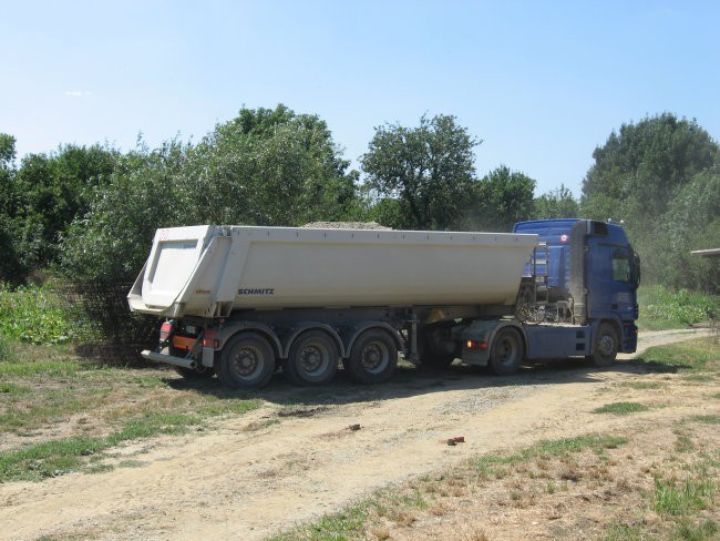 Gradnja hleva - foto povečava