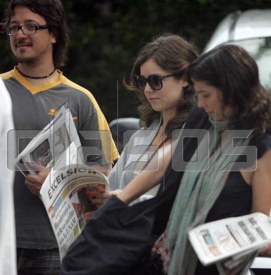 Camila Sodi : Paparazzi - foto povečava