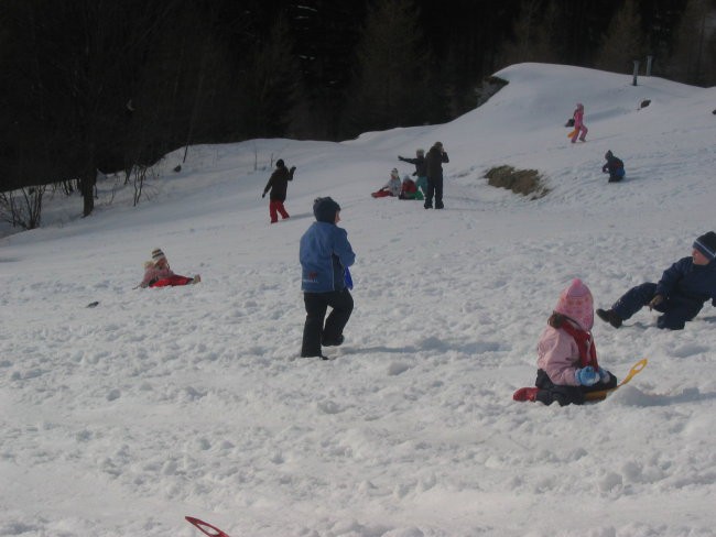 Zimovanje 1.Razredi (2.-4.2.07) Sleme - foto povečava