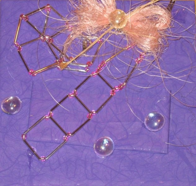 Komplet zapesnica in verižica iz perlic in steklenih palč
