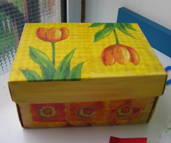 Škatla-karton+ akrilne barve (jupol)+prtički