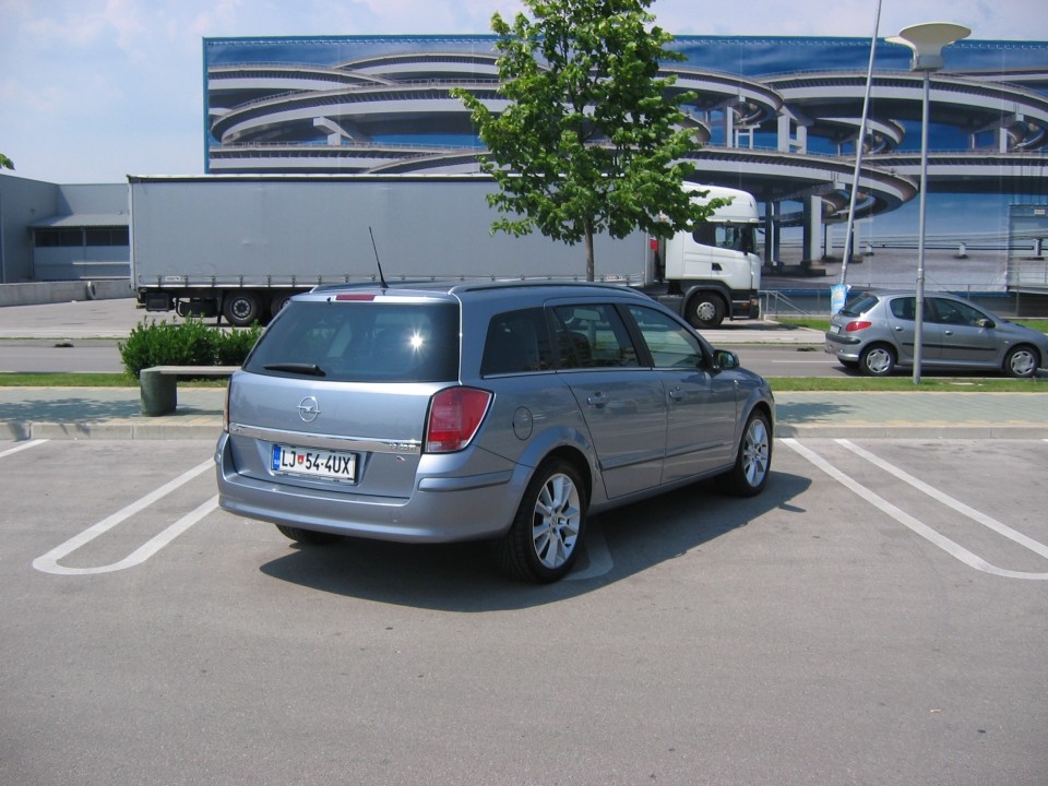Opel Astra - foto povečava