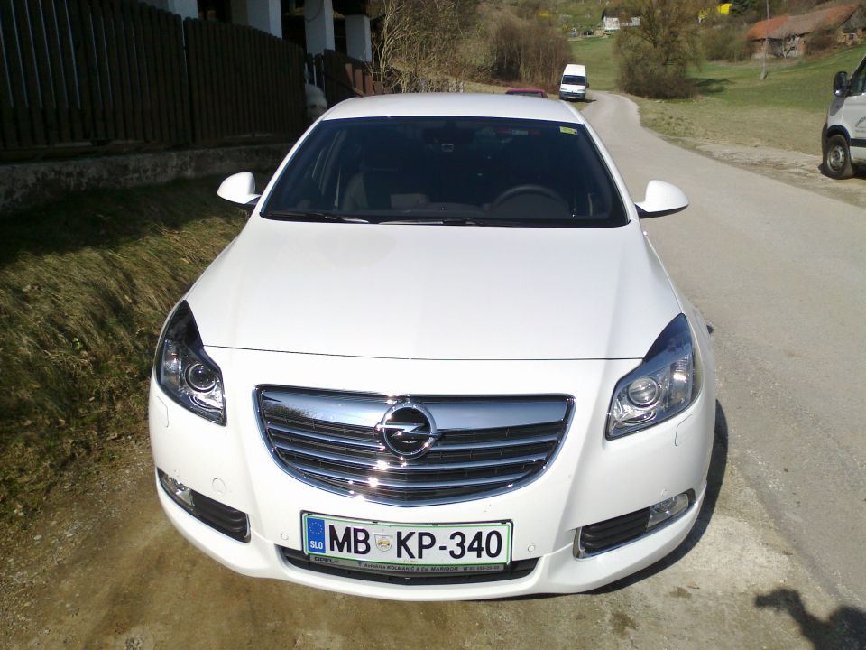 Opel insignia - foto povečava