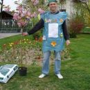 Smetko ponosen nad posaditvijo češnje