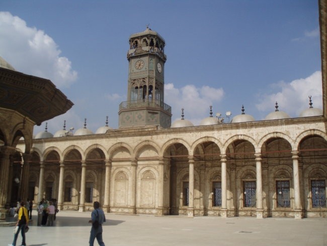 stolpna ura v mošeji