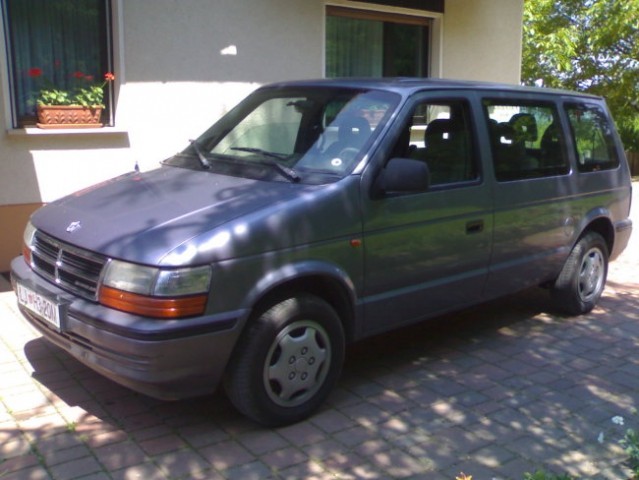 EVO GA MOJ VOYAGER, MA SAM 100 KOJNOV (ANKAMR NE GRE), BORIH 180 KM/H, POSPEŠK DO 100 MA P