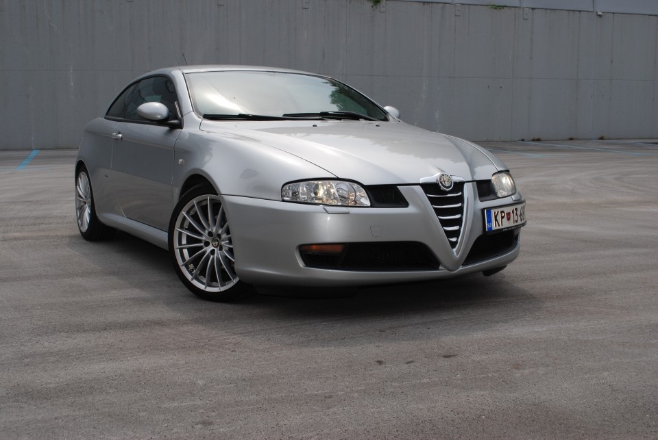 Alfa GT - foto povečava