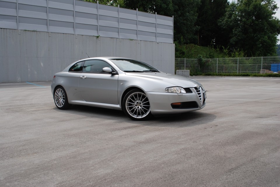 Alfa GT - foto povečava