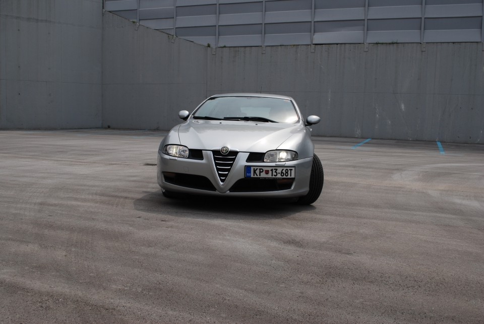 Alfa GT - foto povečava