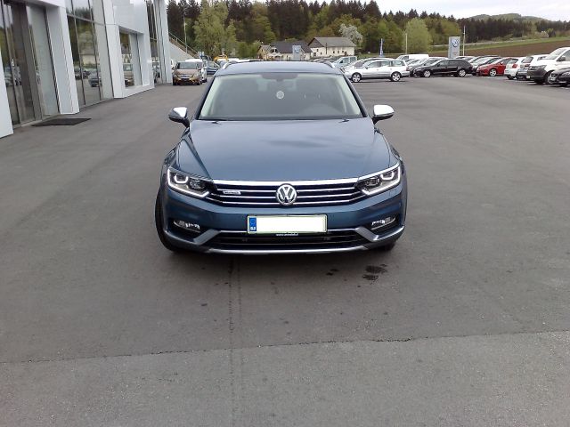 Passat alltrack harvadrsko modra - foto